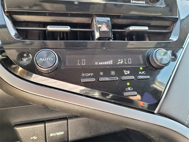 Used 2023 Toyota Camry SE image 18