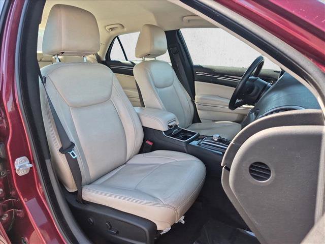 Used 2015 Chrysler 300 Limited RWD image 19