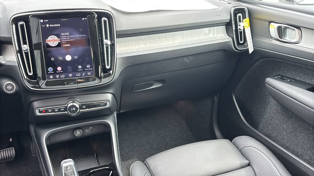 New 2026 Volvo XC40 B5 Plus w/ Protection Package Premier AWD/4WD image 8