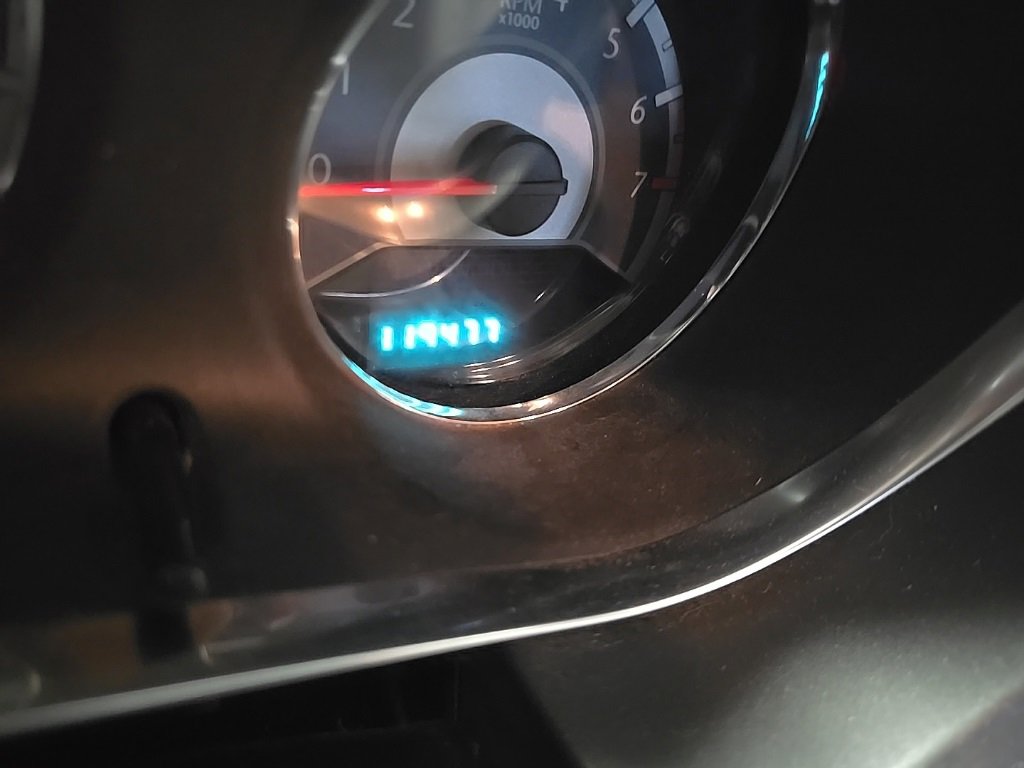 Used 2011 Chrysler 200 LX image 5