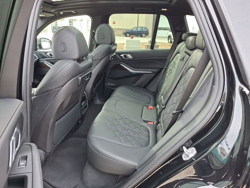 Used 2023 BMW X5 xDrive45e AWD/4WD image 11