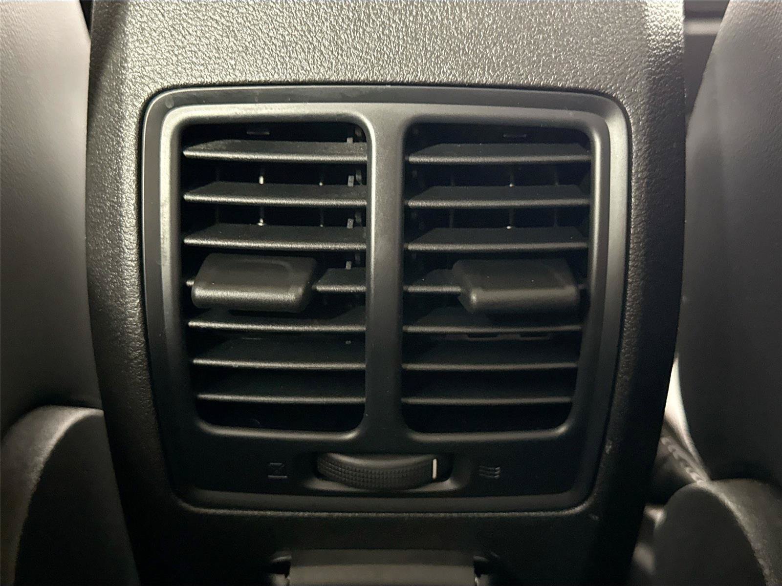 Used 2019 Ford Escape Titanium FWD image 34