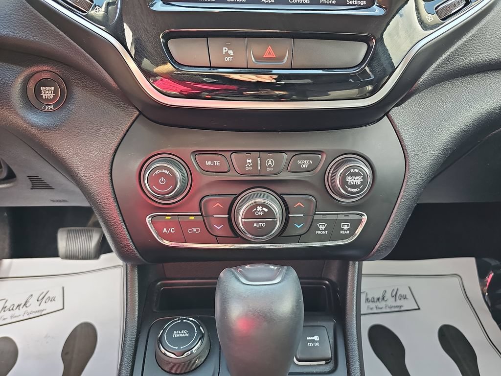 Used 2019 Jeep Cherokee Limited AWD/4WD image 27