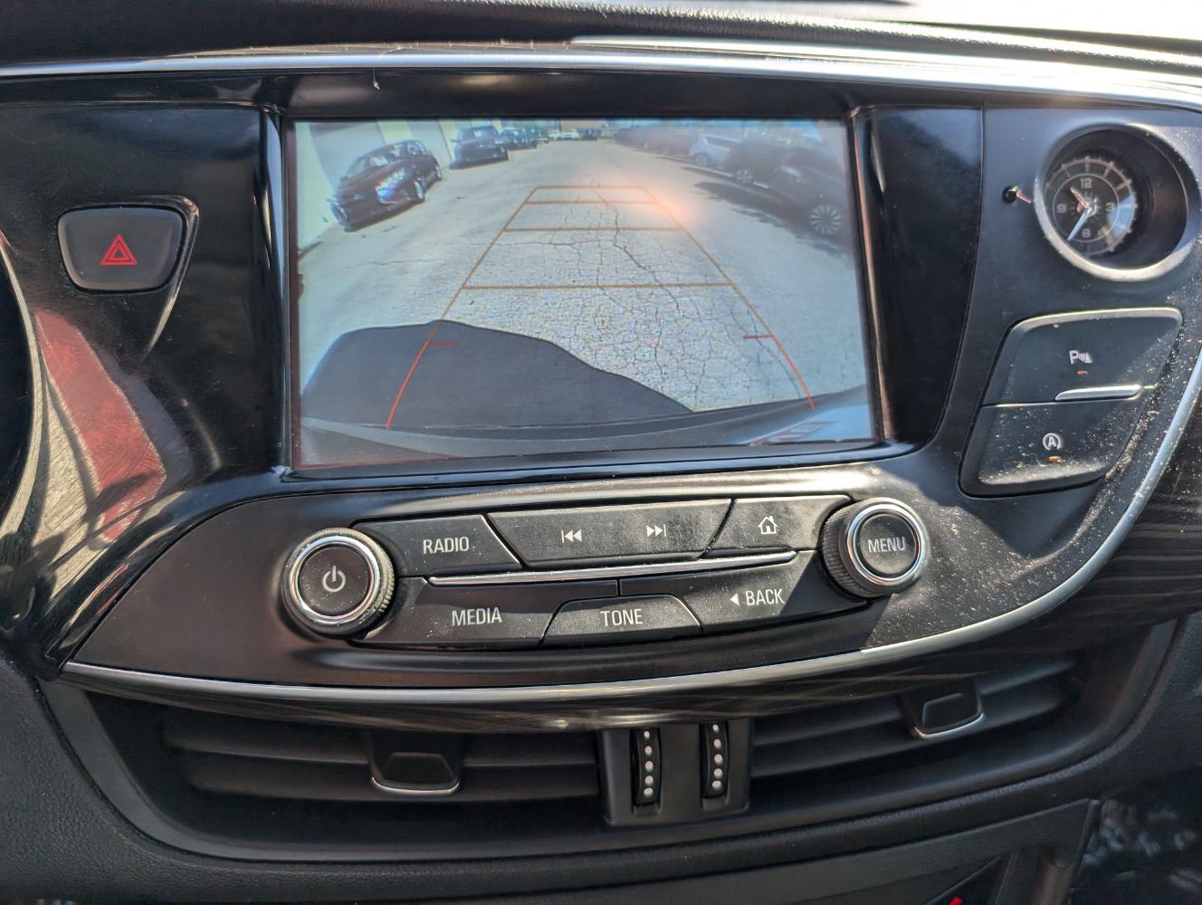 Used 2019 Buick Envision Essence FWD image 23