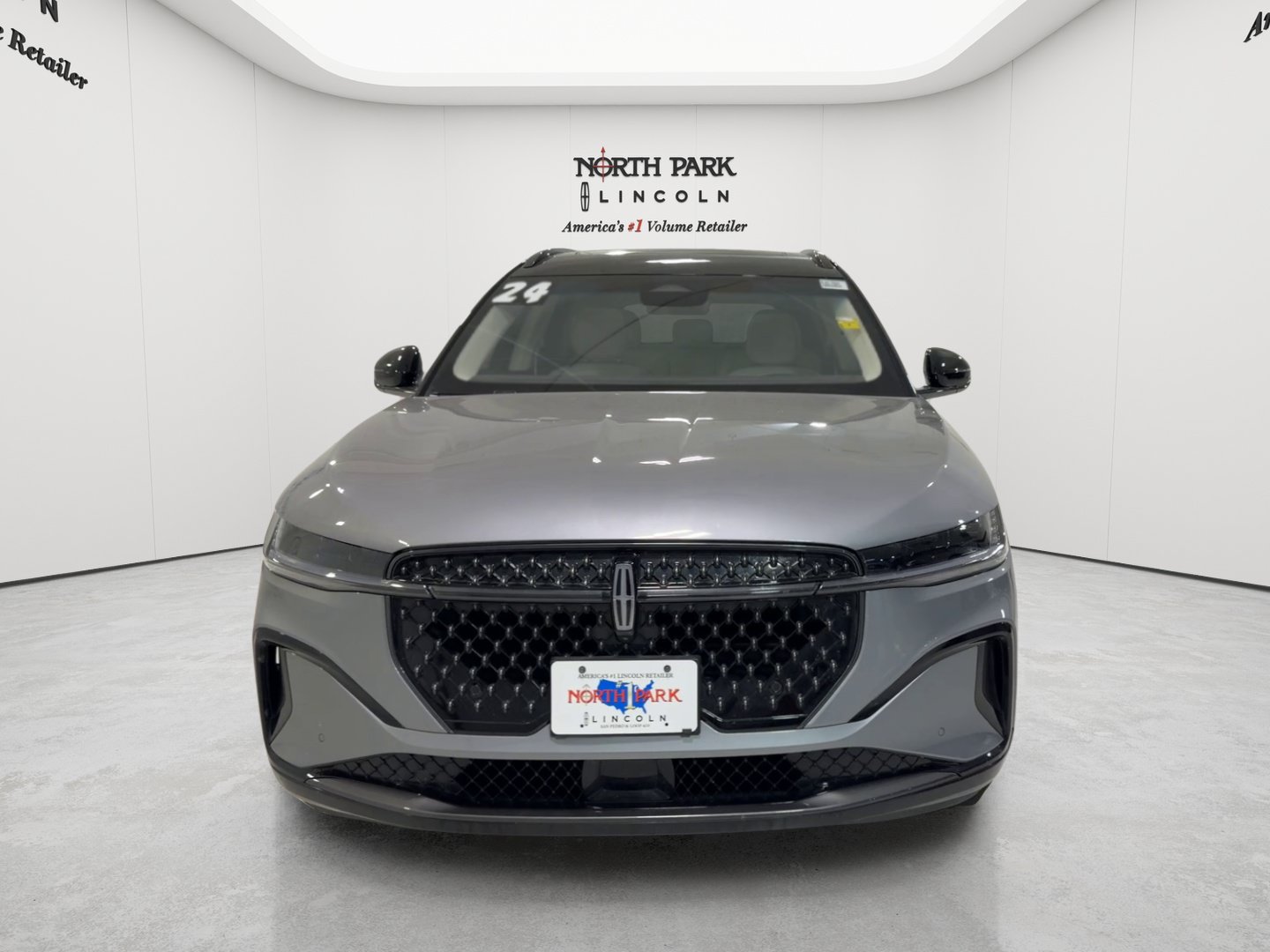 Used 2024 Lincoln Nautilus Black Label w/ Jet Appearance Package (87T) AWD/4WD image 8