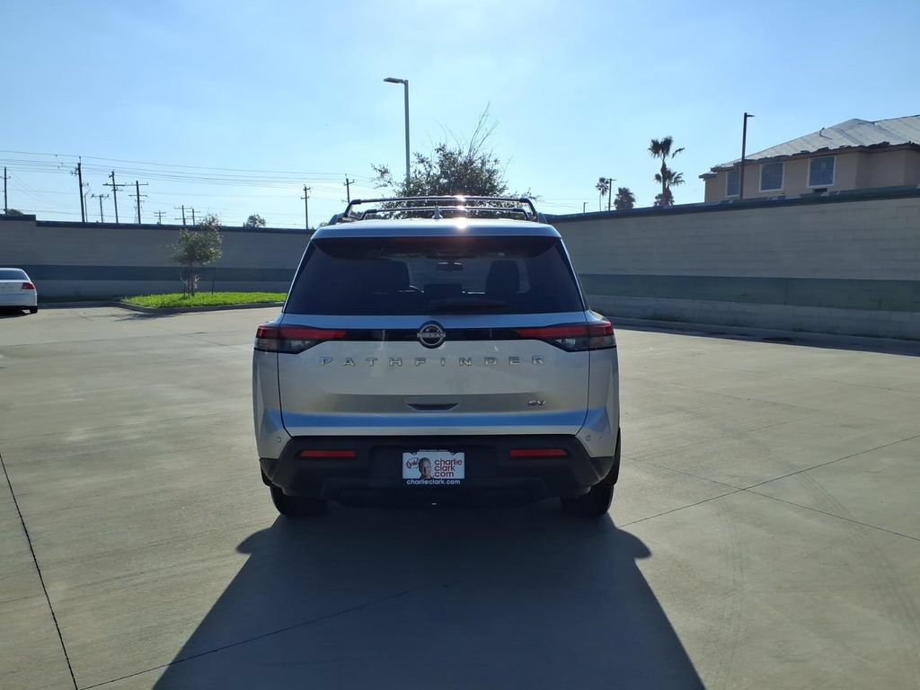 Used 2024 Nissan Pathfinder SV FWD image 4