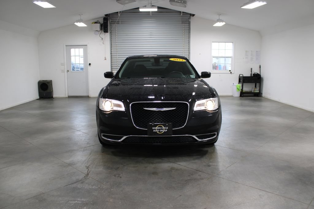 Used 2023 Chrysler 300 Touring AWD/4WD image 3
