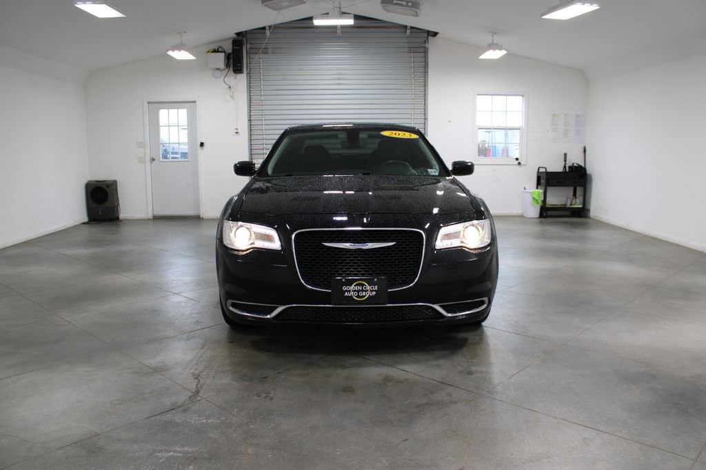 Used 2023 Chrysler 300 Touring AWD/4WD image 3