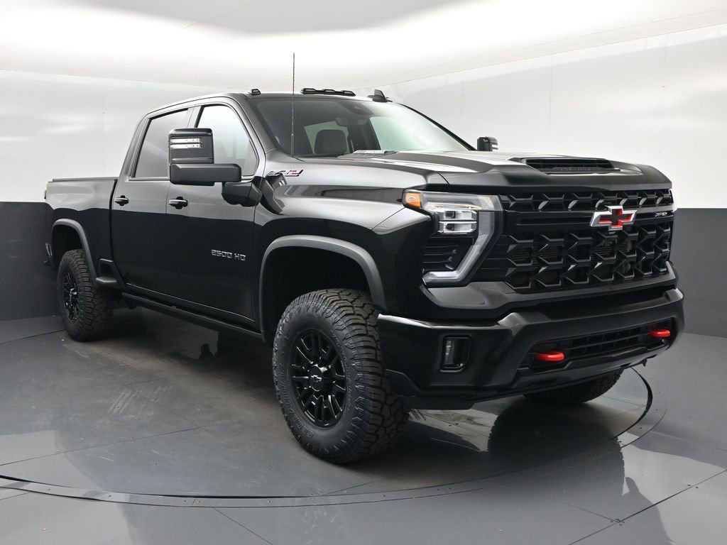 Used 2024 Chevrolet Silverado 2500 ZR2 w/ Technology Package image 8