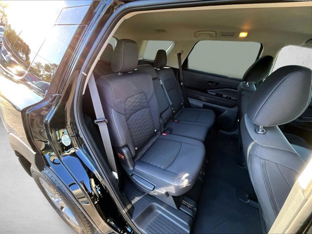 Used 2025 Nissan Pathfinder SV w/ Cargo Package image 28
