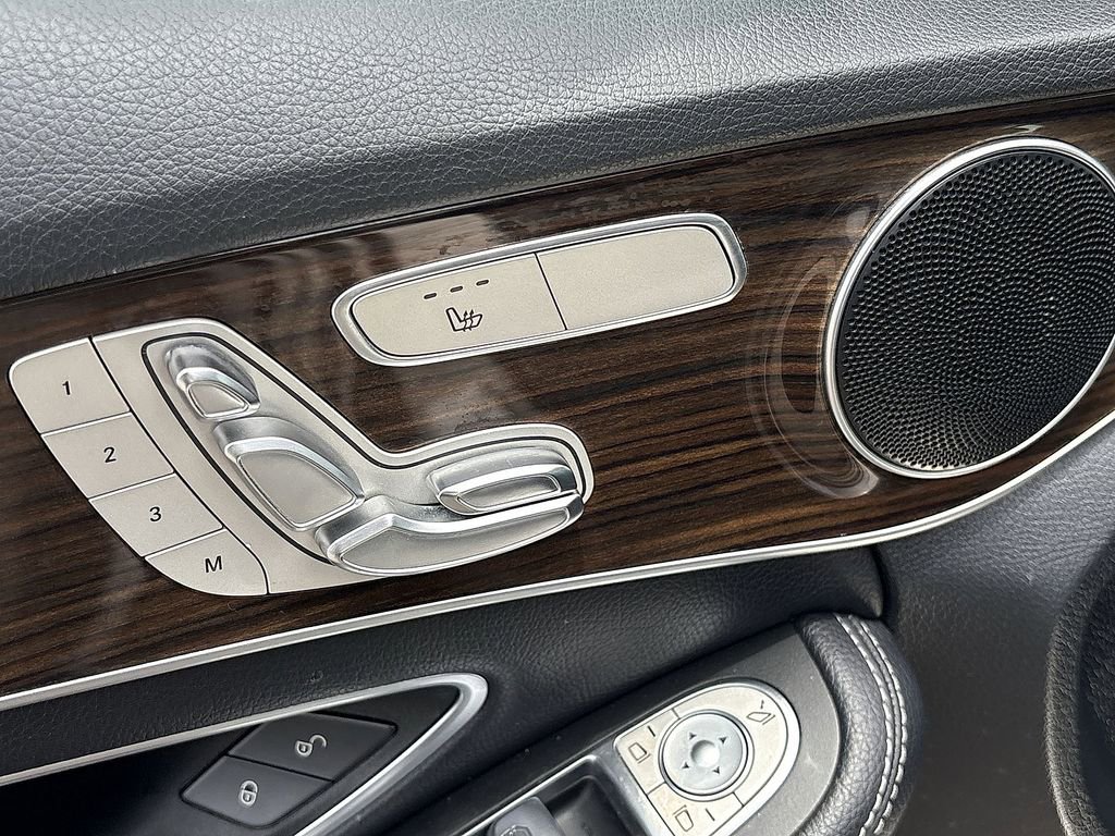 Used 2019 Mercedes-Benz C 300 Sedan image 17