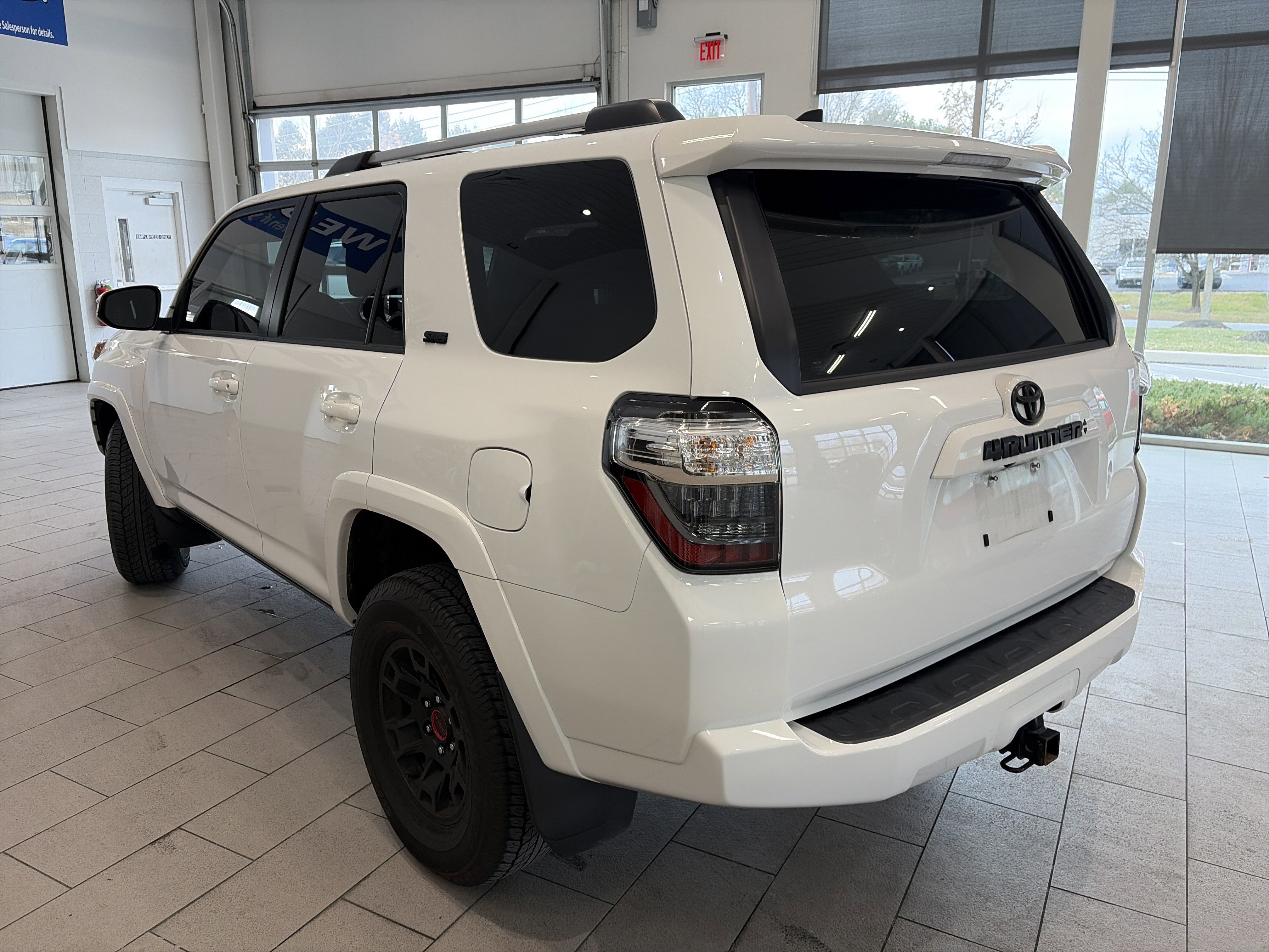 Used 2022 Toyota 4Runner SR5 image 7