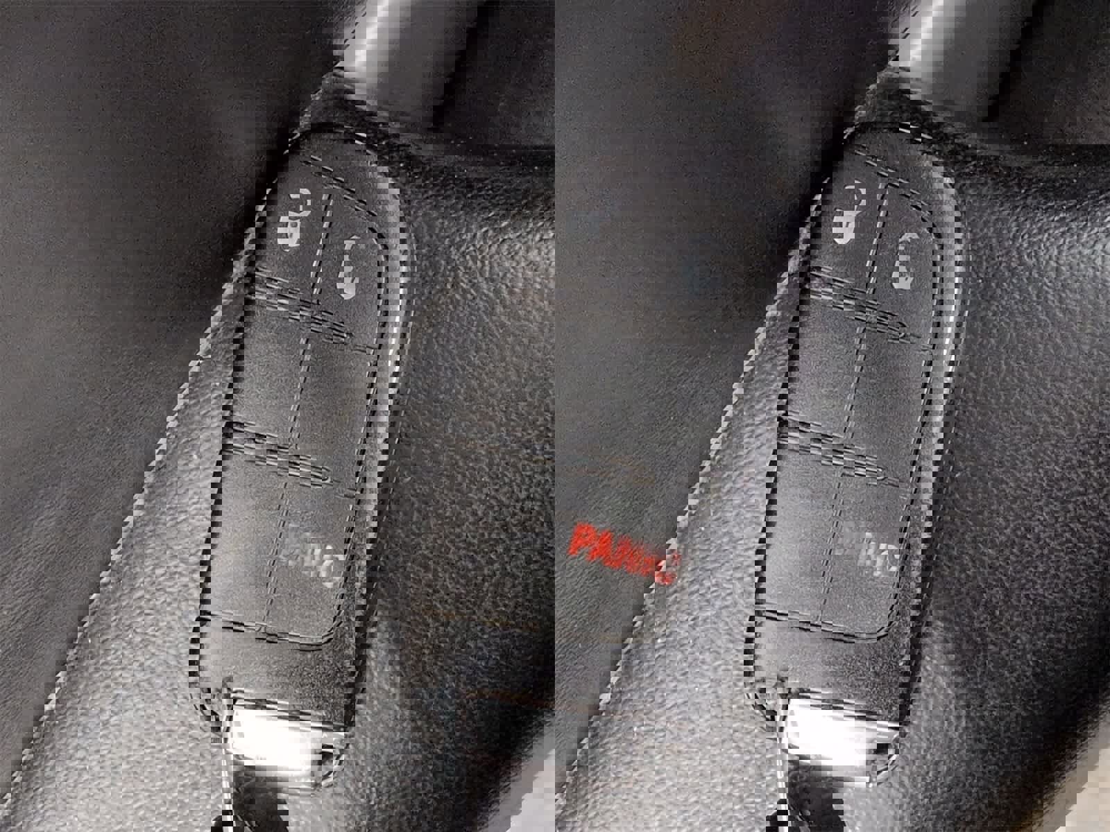 Used 2018 Dodge Journey SE image 33