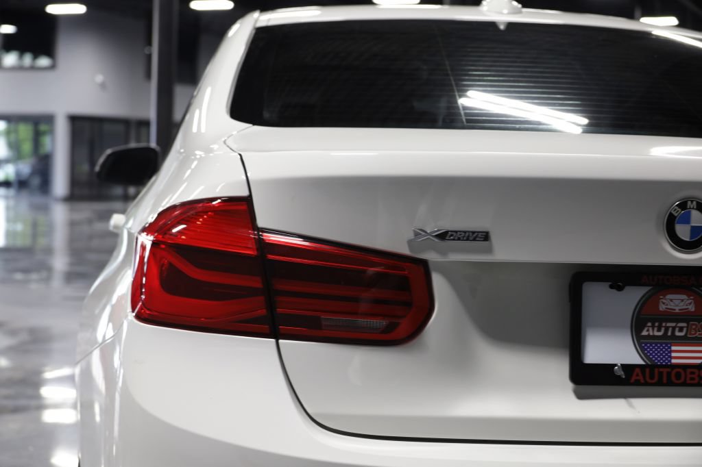 Used 2017 BMW 320i xDrive Sedan AWD/4WD image 36