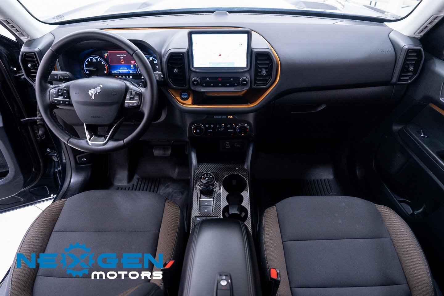 Used 2023 Ford Bronco Sport Badlands image 11