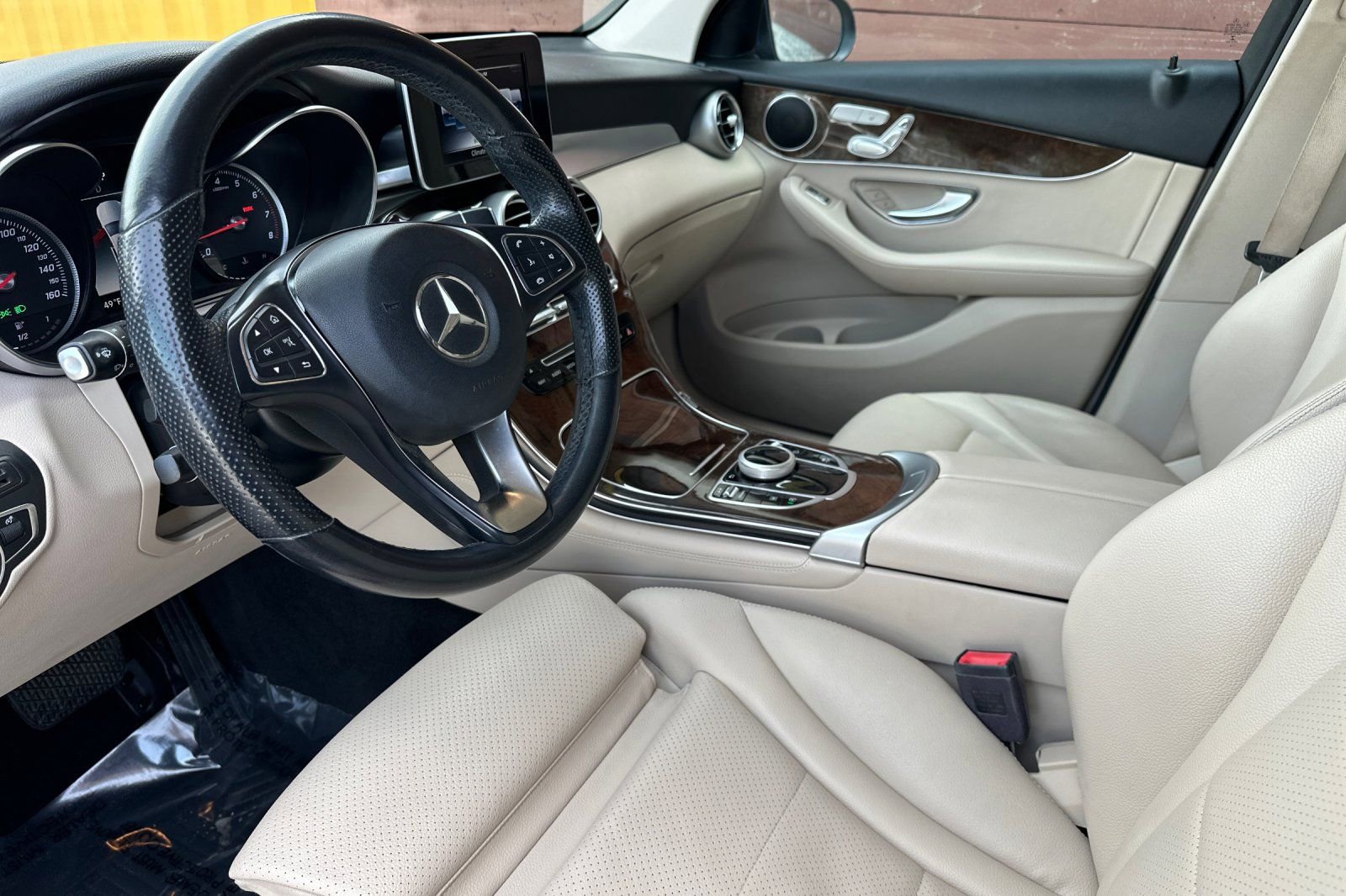 Used 2019 Mercedes-Benz GLC 300 4MATIC image 13