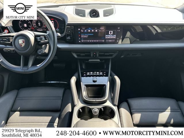 Used 2024 Porsche Cayenne AWD/4WD image 17