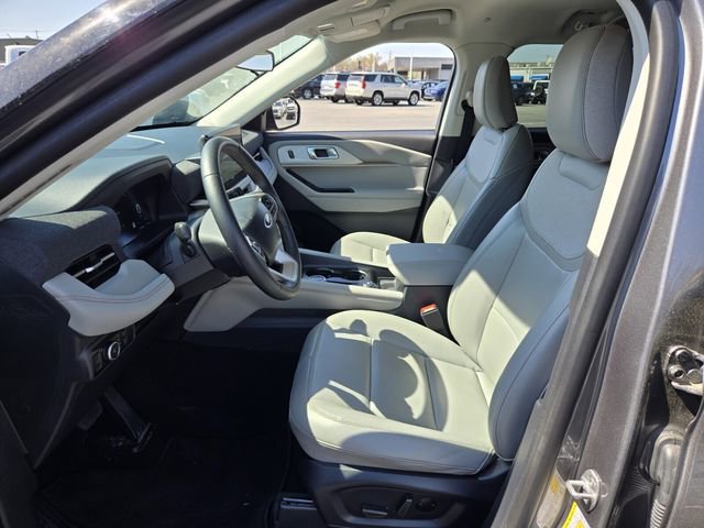 Certified 2025 Ford Explorer Active w/ Active Comfort Package image 10