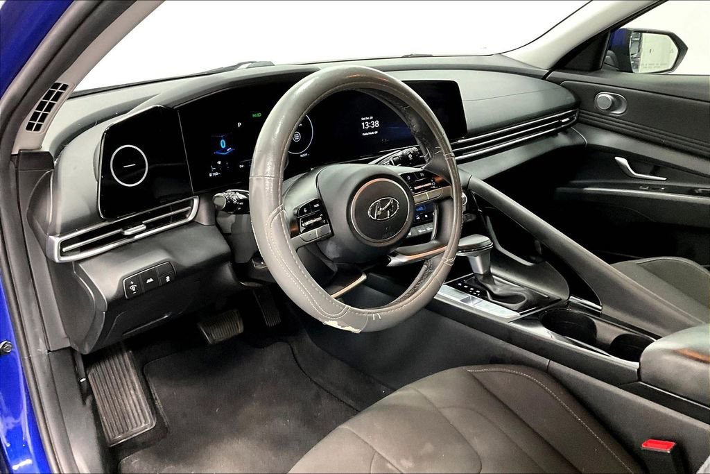 Used 2023 Hyundai Elantra SEL w/ Convenience Package image 16