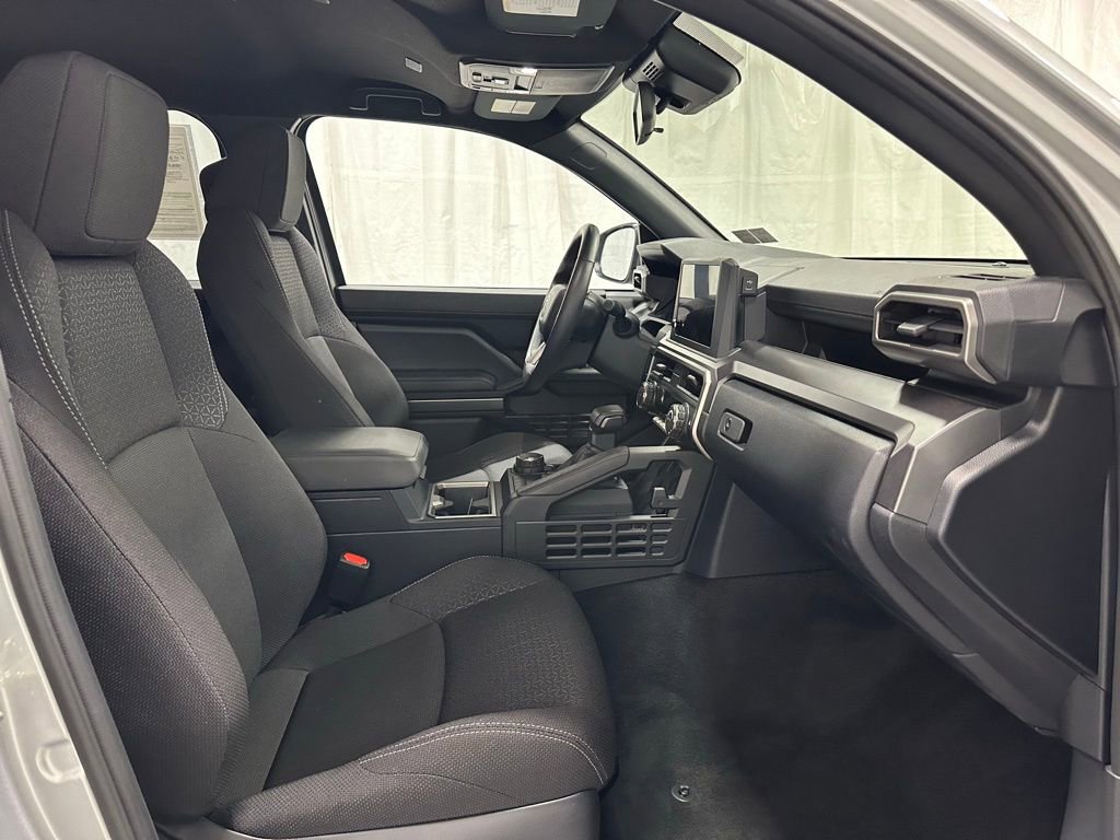 Used 2025 Toyota 4Runner SR5 AWD/4WD image 59