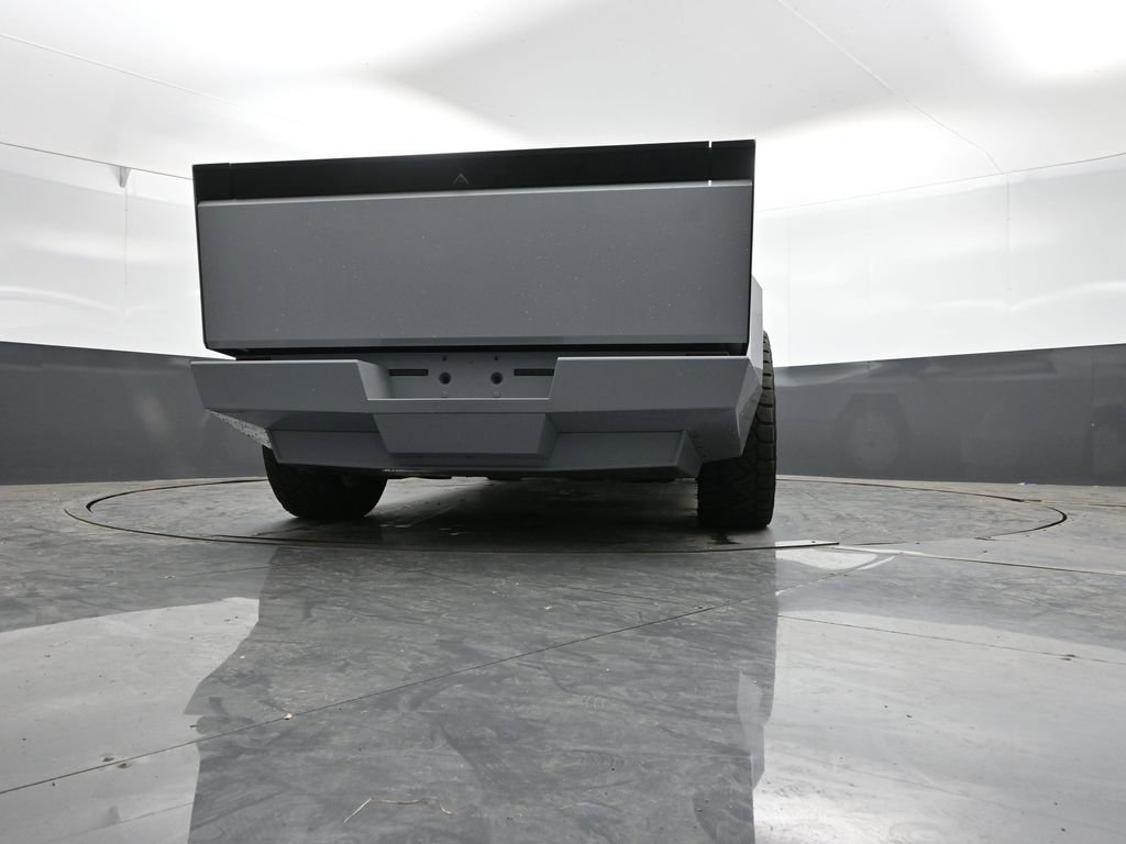 Used 2024 Tesla Cybertruck AWD Crew Cab image 38