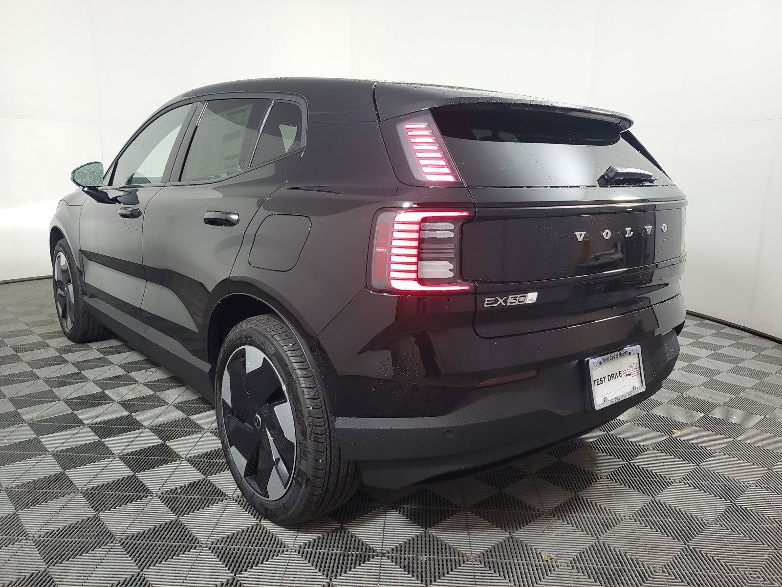 New 2026 Volvo EX30 Plus w/ Protection Package Premier AWD/4WD image 4