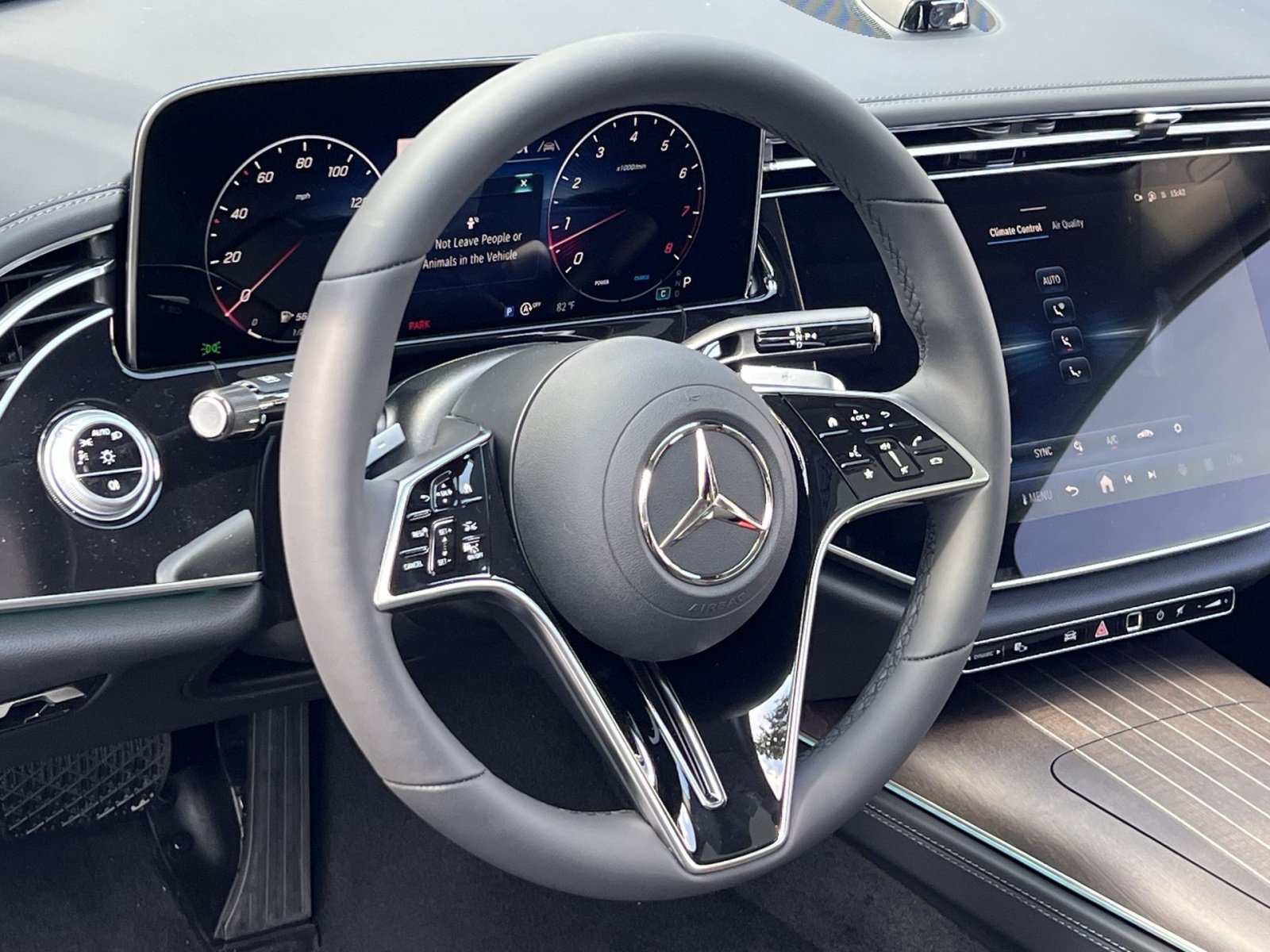 New 2027 Mercedes-Benz E 450 4MATIC Sedan image 21