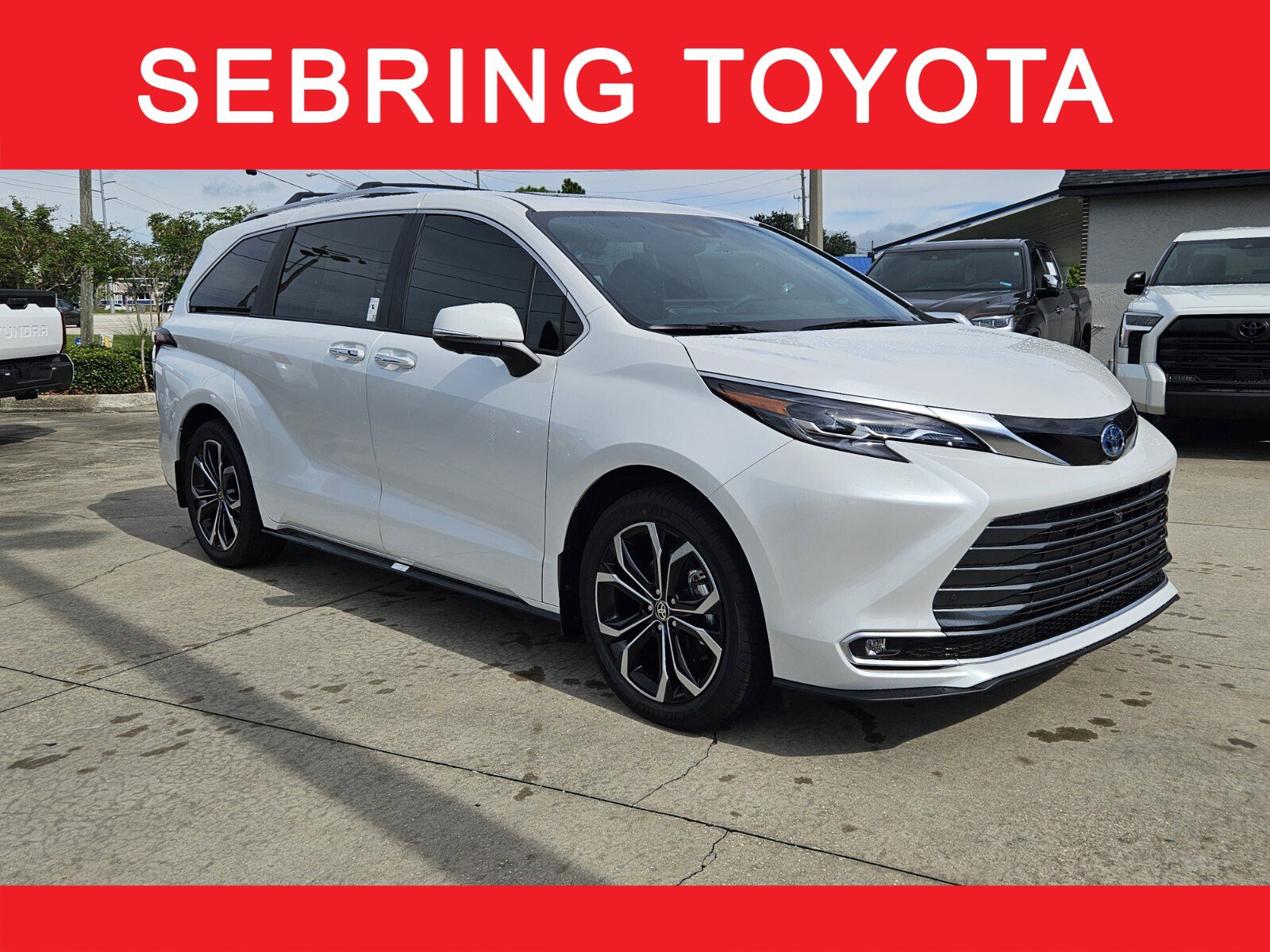 New 2025 Toyota Sienna Platinum image 1