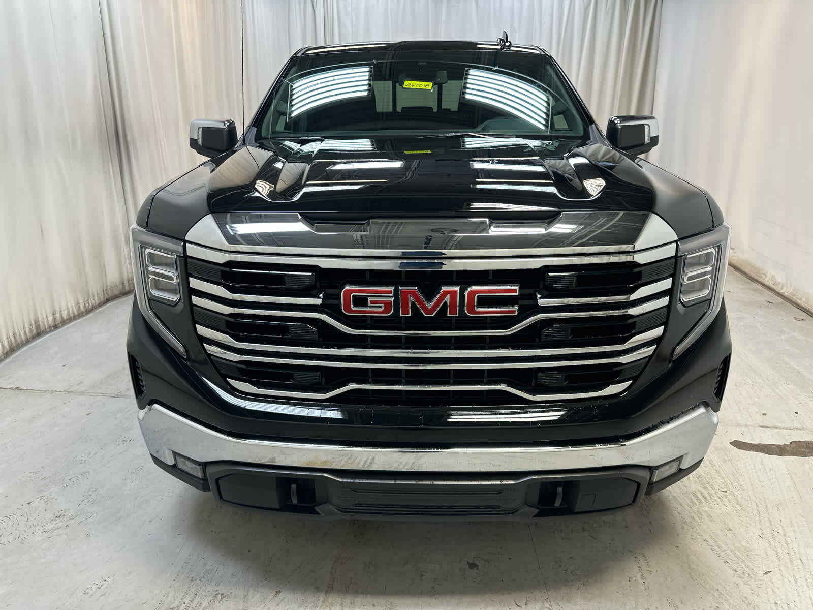 New 2026 GMC Sierra 1500 SLT w/ SLT Convenience Package image 6