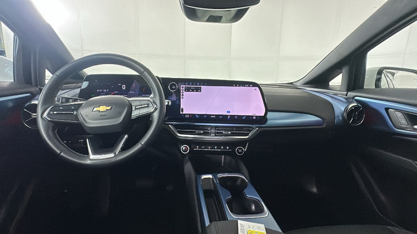 Used 2024 Chevrolet Equinox EV LT FWD image 32