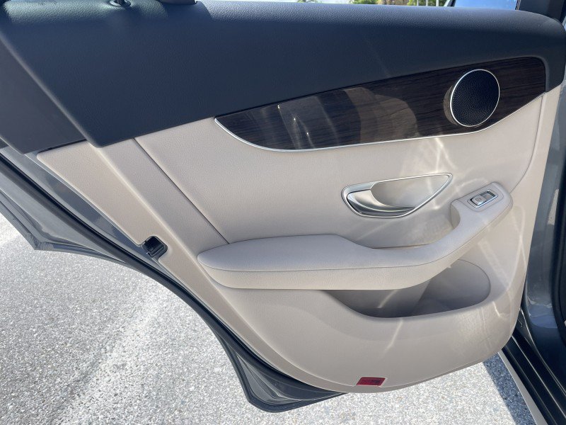 Used 2021 Mercedes-Benz GLC 300 image 22