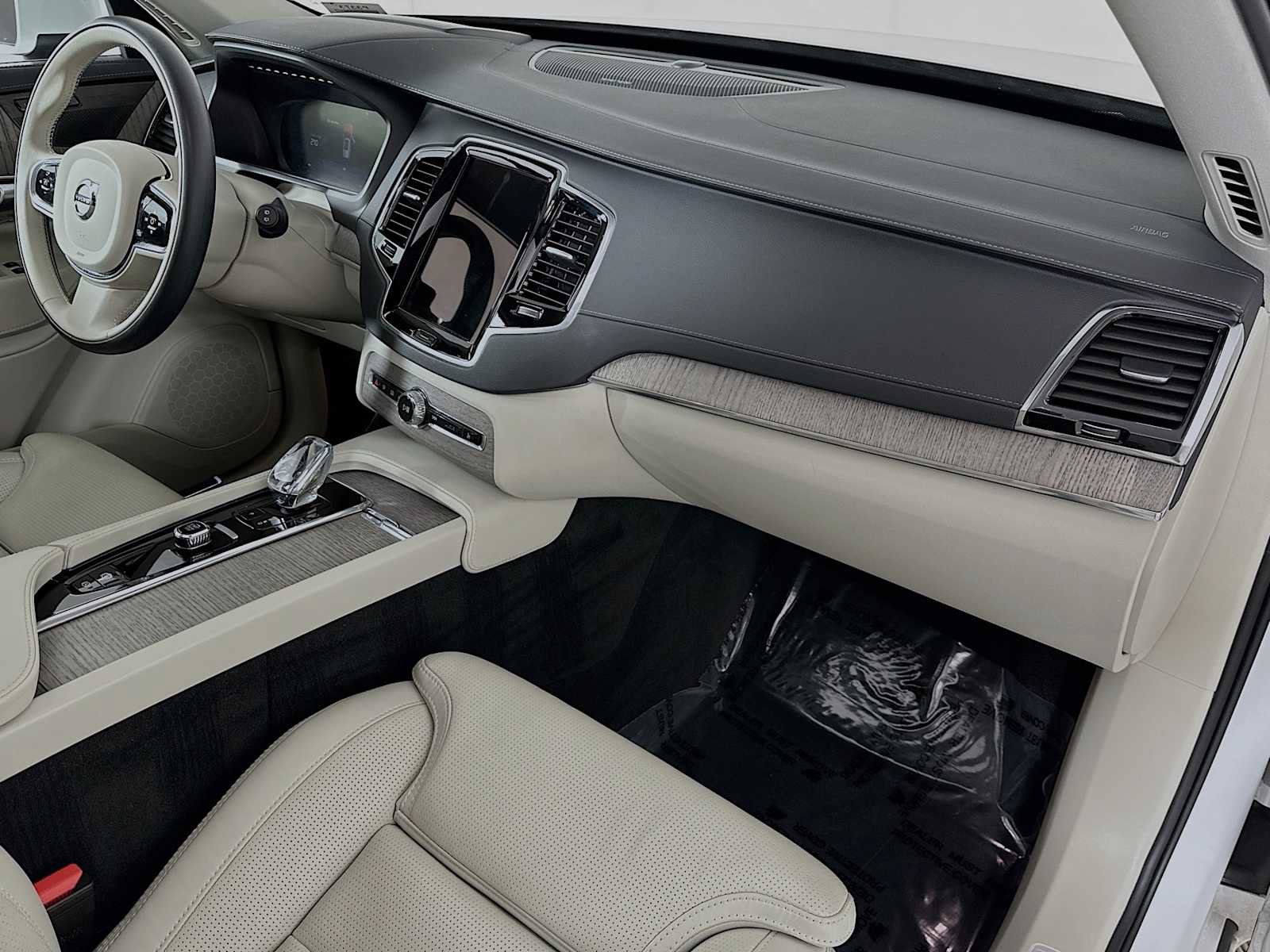 Certified 2024 Volvo XC90 B6 Ultimate image 29