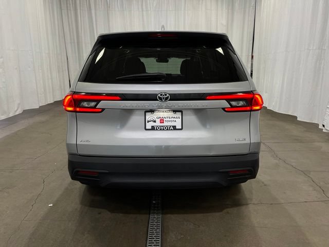 Certified 2024 Toyota Grand Highlander AWD image 5