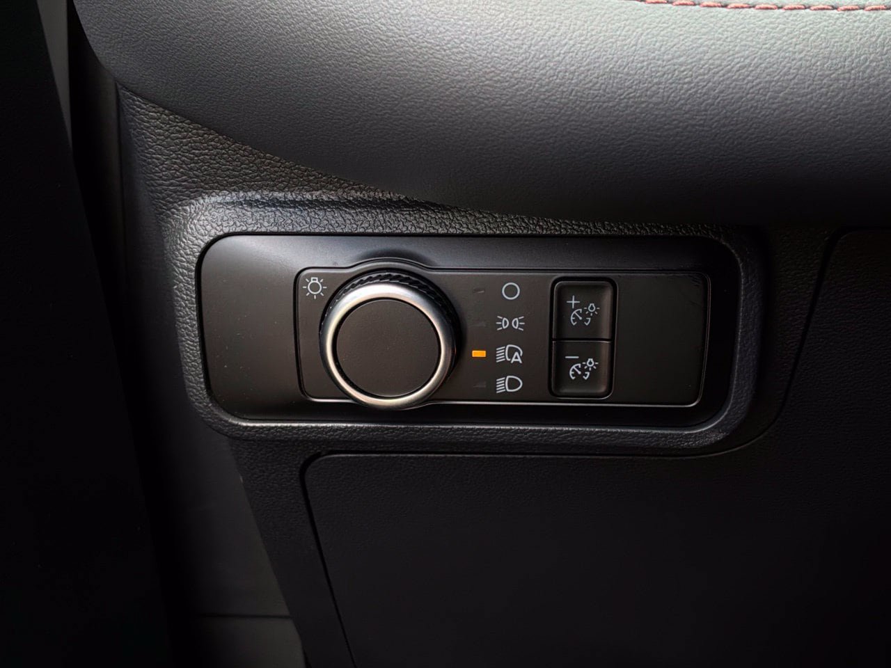 Used 2026 Ford Explorer Active RWD image 25