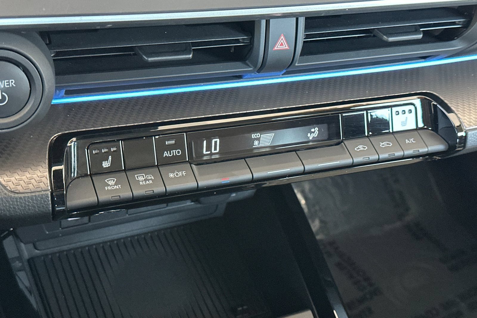 Certified 2024 Toyota Prius XLE FWD image 20