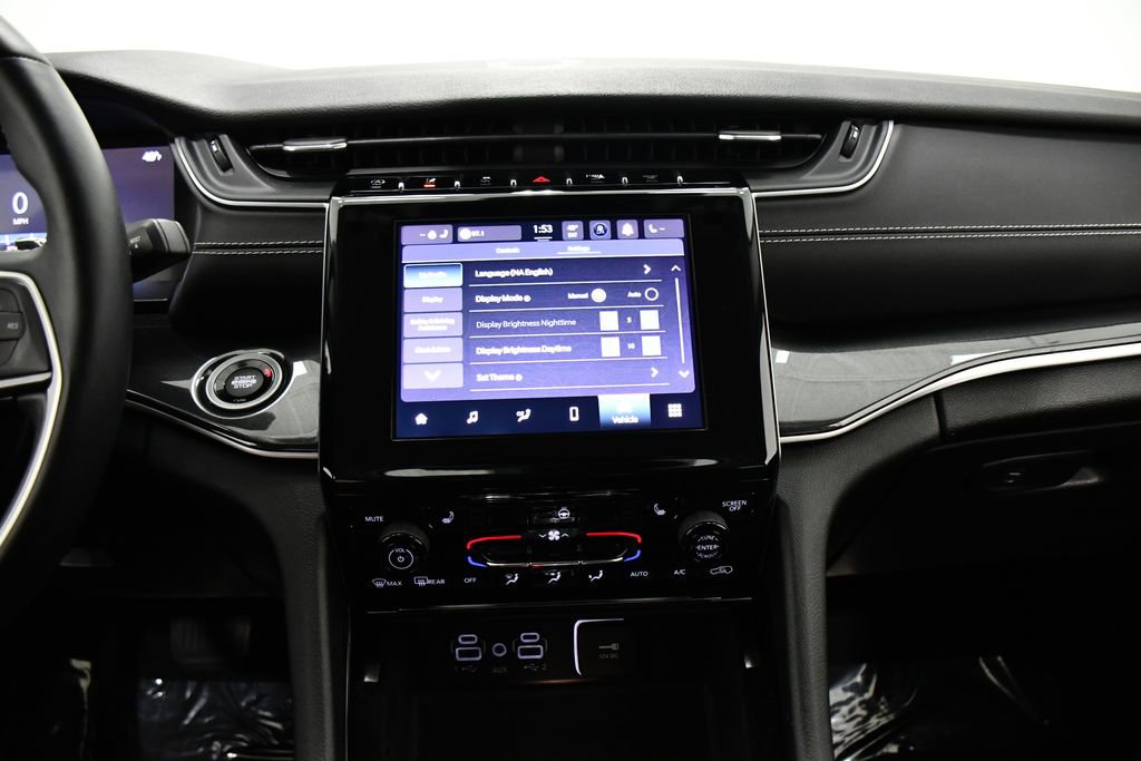 Used 2022 Jeep Grand Cherokee Laredo w/ Luxury Tech Group I image 13