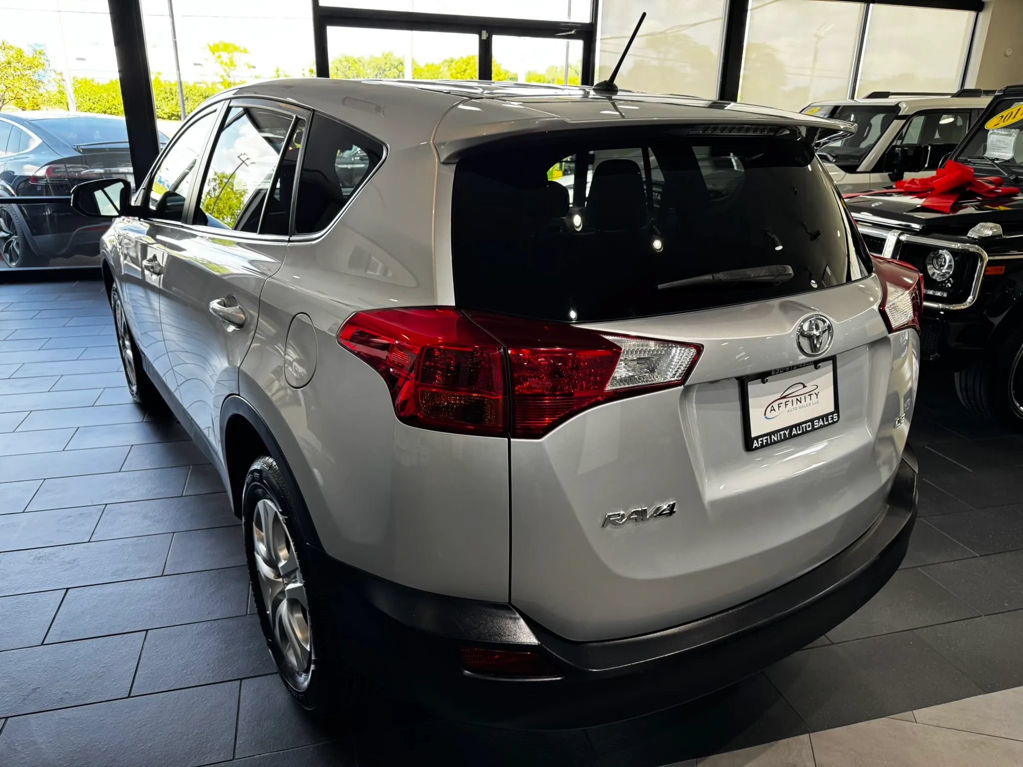 Used 2015 Toyota RAV4 LE FWD image 3