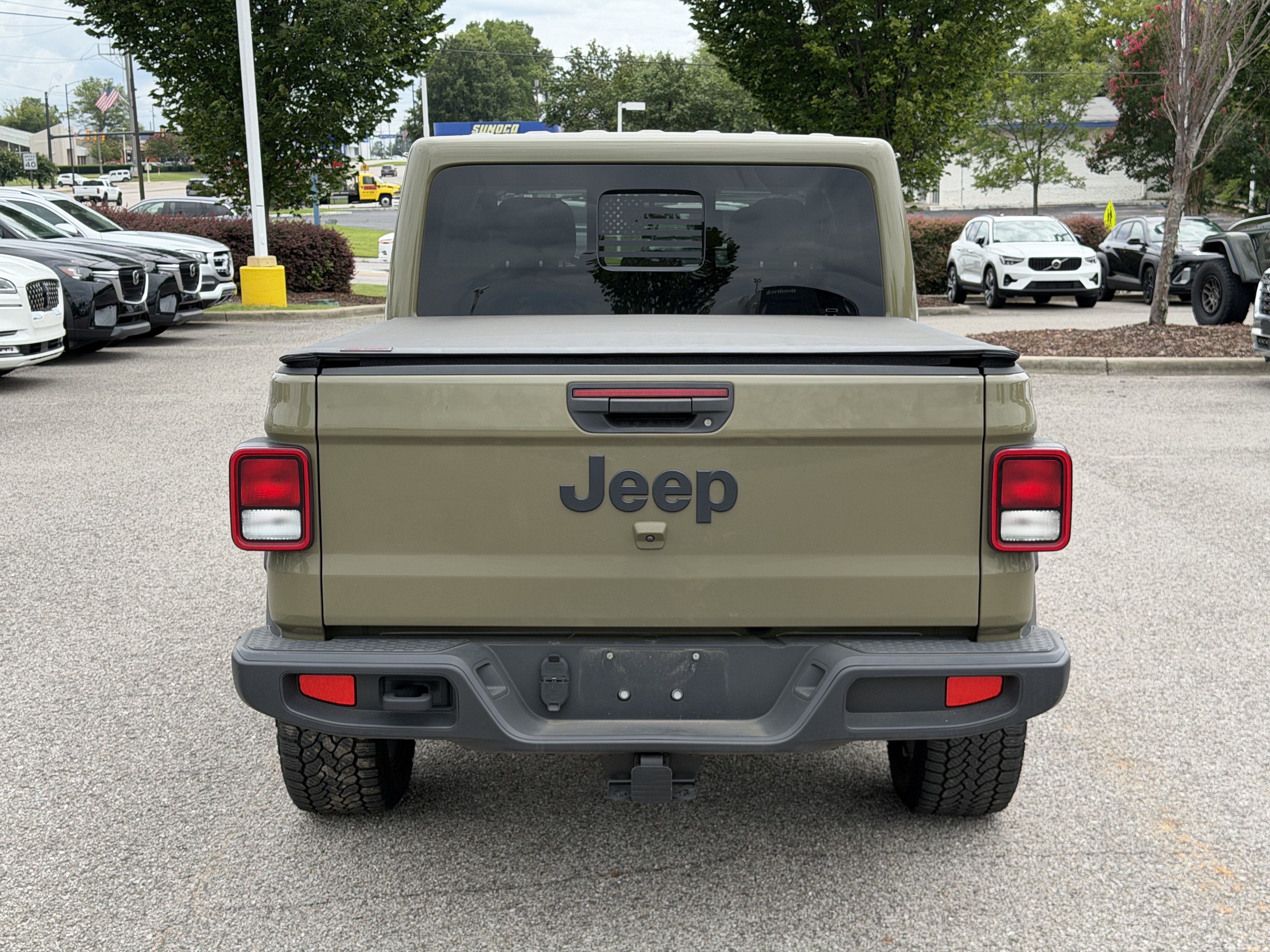 Used 2025 Jeep Gladiator Sport AWD/4WD image 8