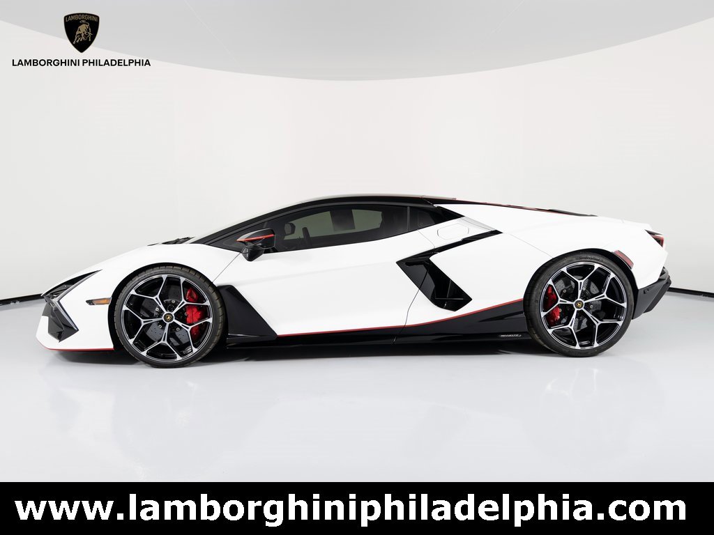 Used 2024 Lamborghini Revuelto image 8