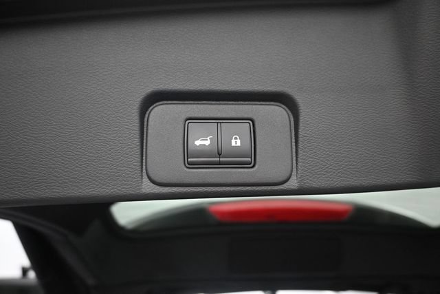 Used 2025 Nissan Rogue SL AWD/4WD image 31