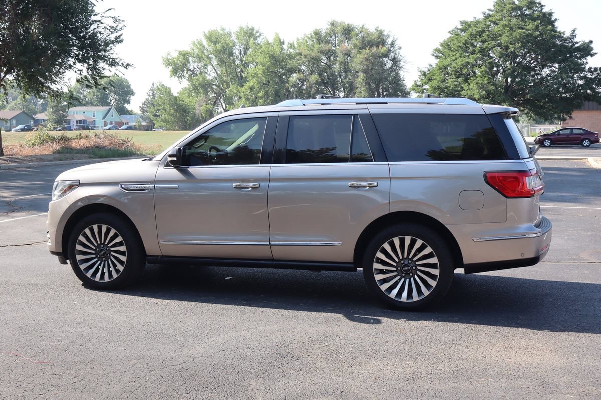 Used 2018 Lincoln Navigator Reserve w/ Technology Package AWD/4WD image 8