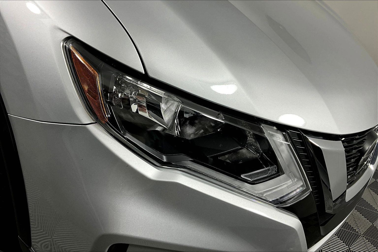 Certified 2020 Nissan Rogue S image 32