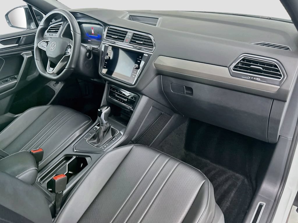 Used 2024 Volkswagen Tiguan SE R-Line FWD image 15
