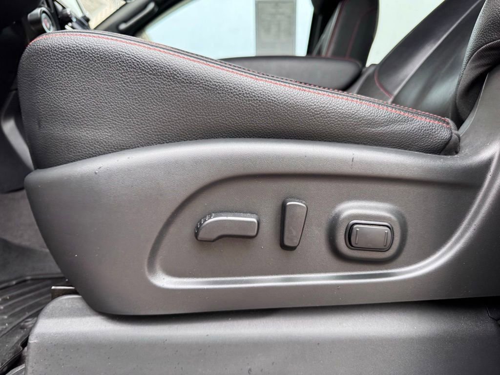 Used 2021 Nissan Titan PRO-4X w/ Pro-4x Convenience Package AWD/4WD image 9