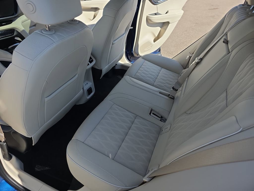 Certified 2023 Buick Envision Avenir image 14