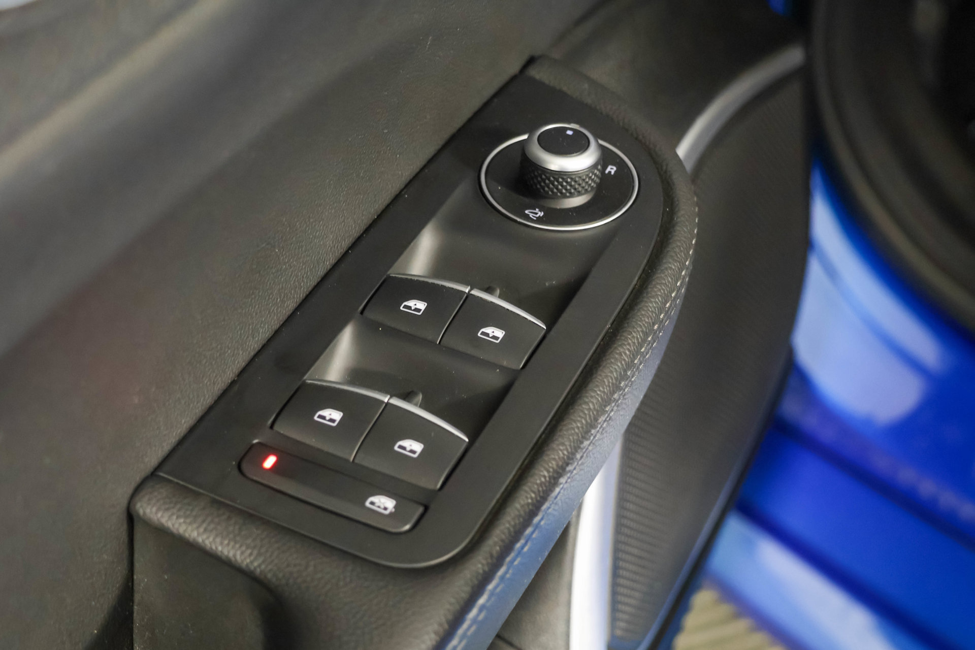 Used 2020 Alfa Romeo Giulia Ti w/ Nero Edizione RWD image 35