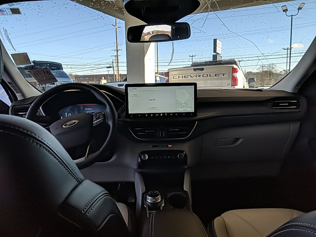 Used 2025 Ford Escape Platinum w/ Premium Technology Package image 12