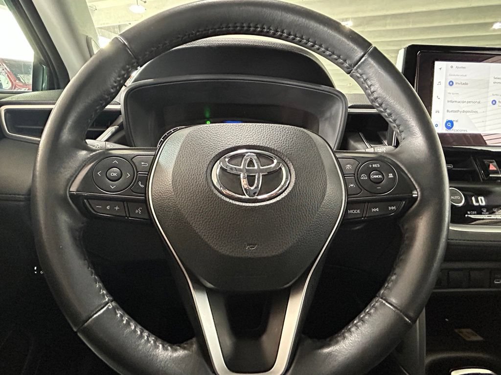 Used 2023 Toyota Corolla Cross LE w/ Moonroof Package FWD image 27
