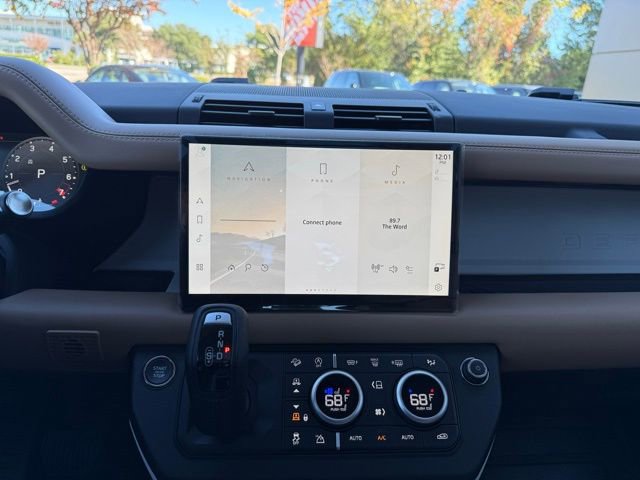 New 2025 Land Rover Defender 110 X-Dynamic SE image 26