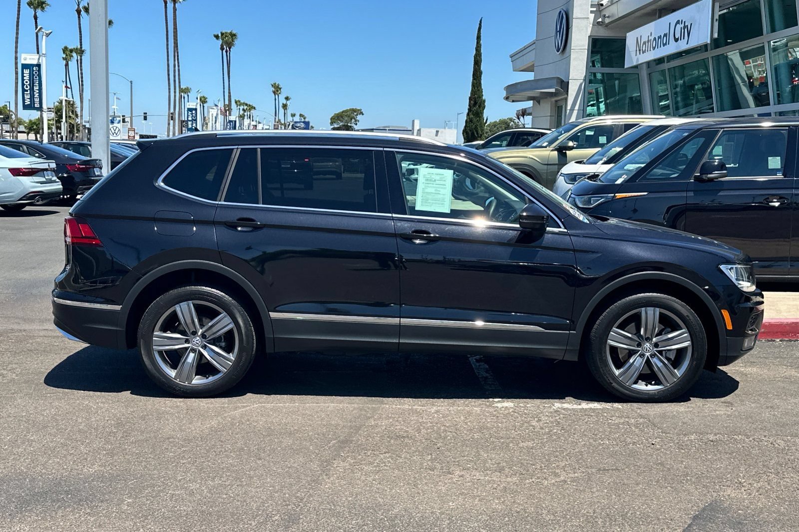 Used 2020 Volkswagen Tiguan SEL FWD image 3